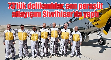73'lük delikanlılar, son paraşüt atlayışını Sivrihisar'da yaptı