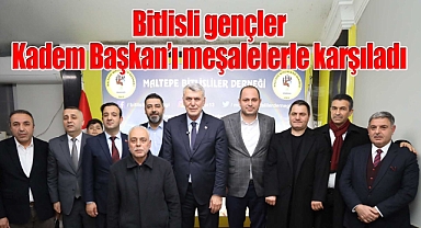 Bitlisli gençler Kadem Başkan'ı meşalelerle karşıladı