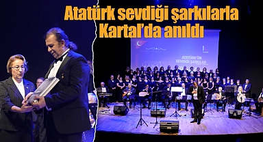 Atatürk sevdiği şarkılarla Kartal'da anıldı